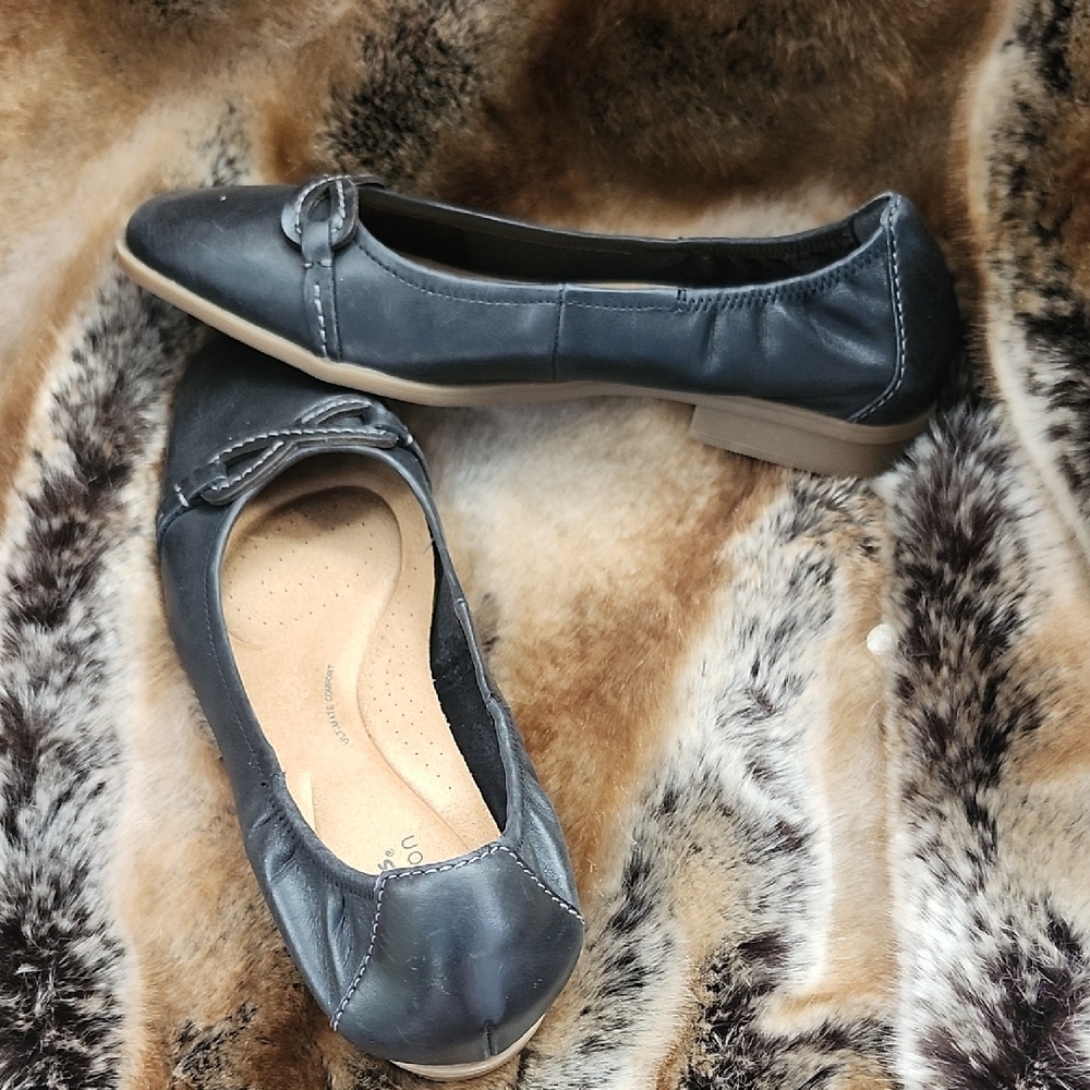 Elegant Black Leather Flats